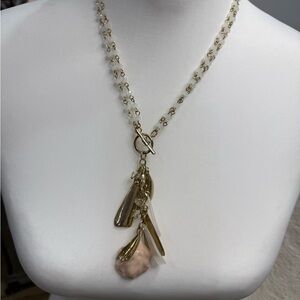 Elegant Gold and Cream Necklace